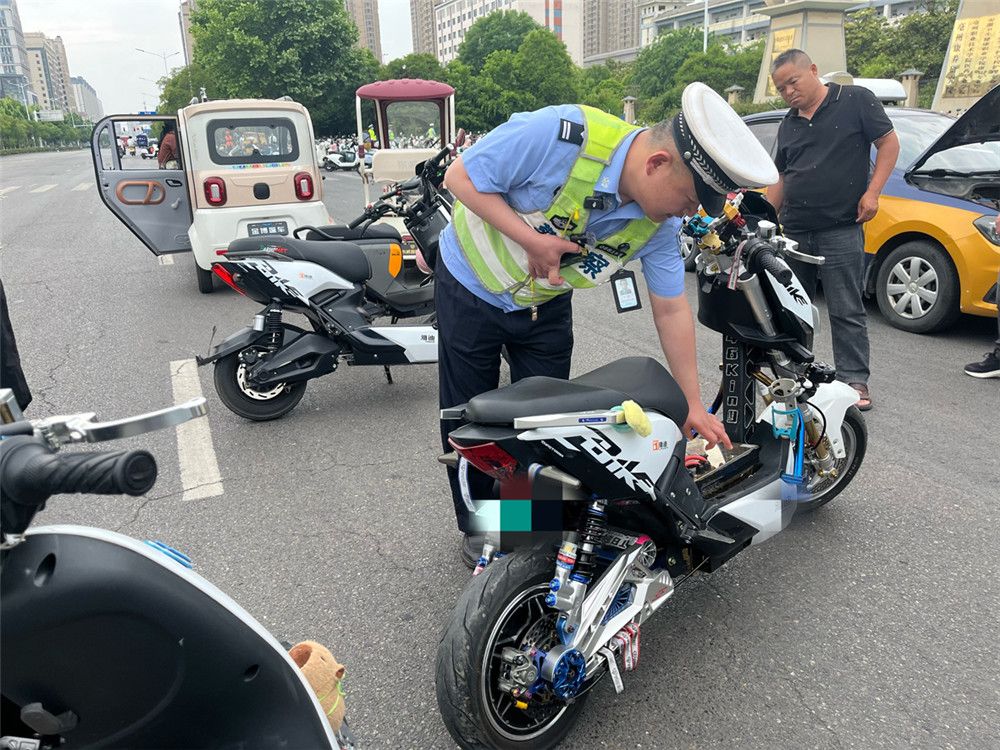 严查！让非法改装的电摩无处可逃